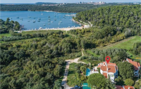 Beautiful Apartment In Pula With House Sea View